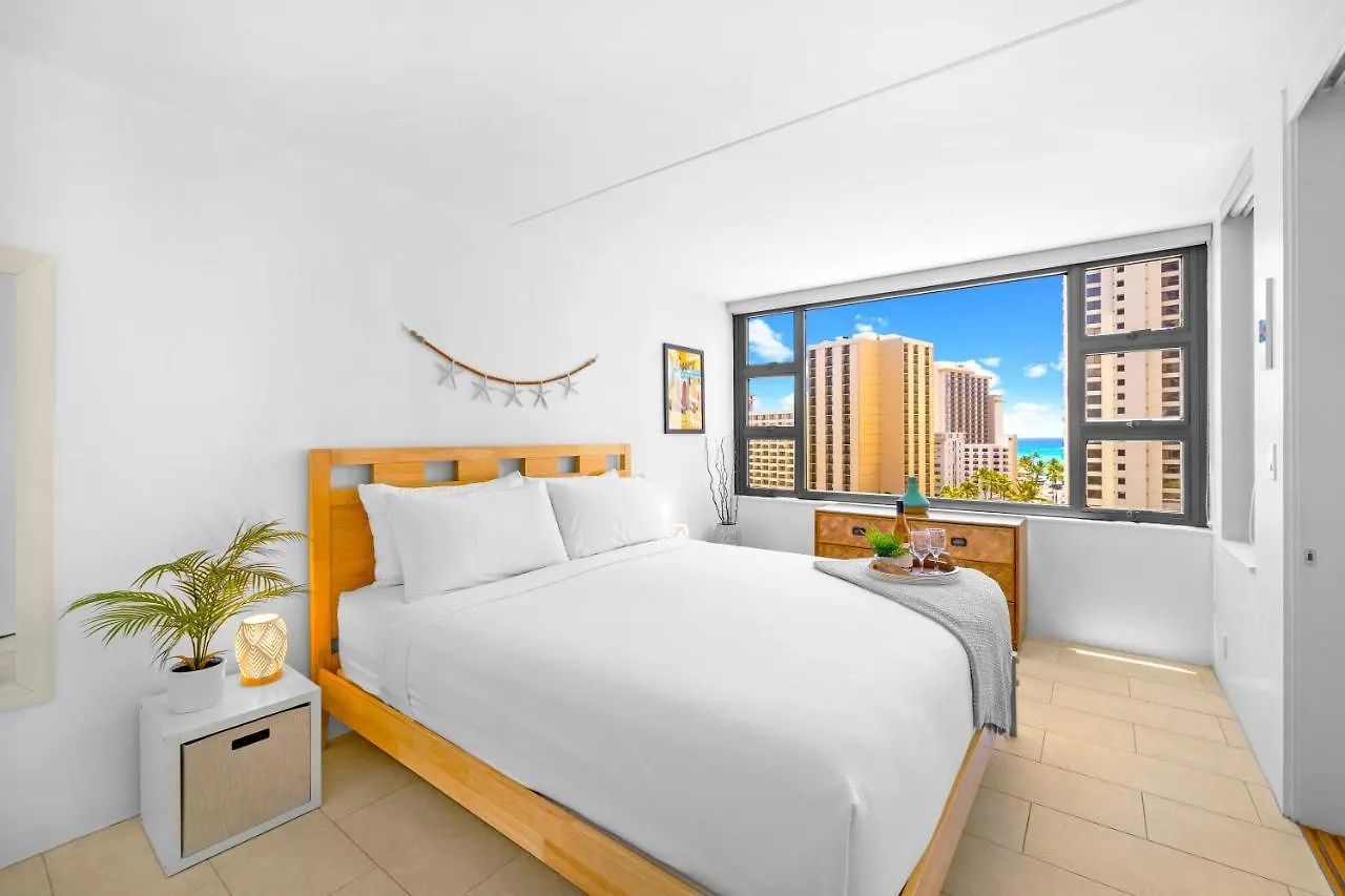 City & Ocean Views 1Br, Steps From Waikiki Beach & Free Parking! Honolulu 0*,  ABD