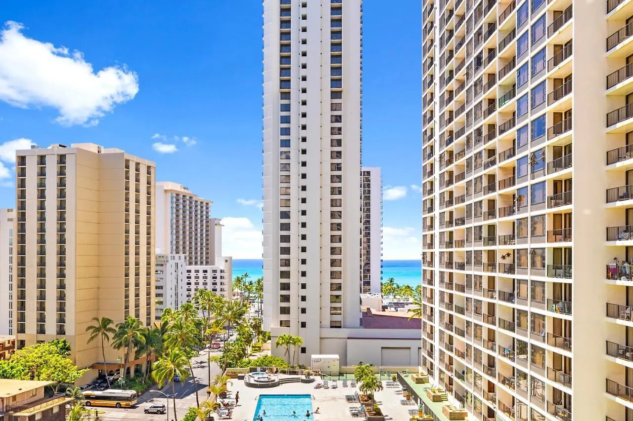 City & Ocean Views 1Br, Steps From Waikiki Beach & Free Parking! Honolulu ABD