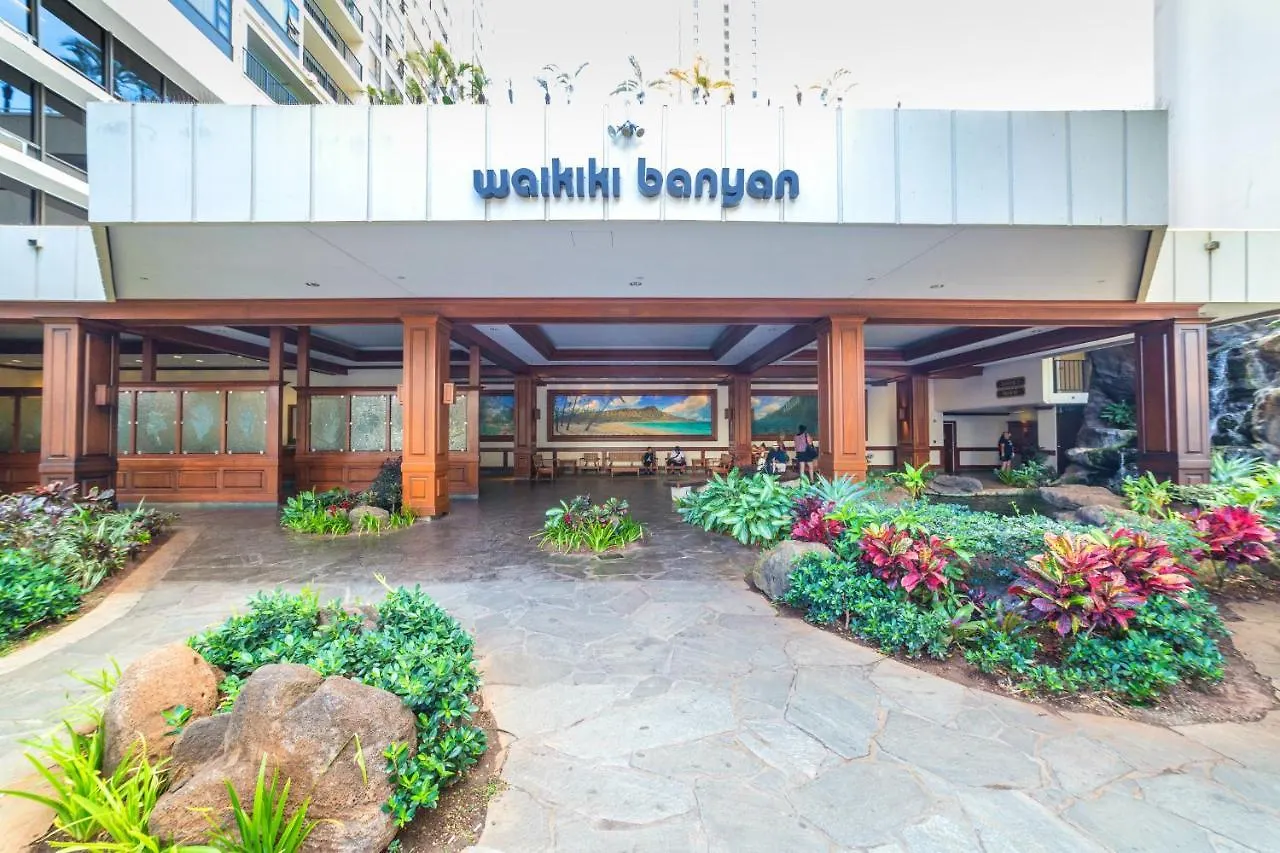 Daire City & Ocean Views 1Br, Steps From Waikiki Beach & Free Parking! Honolulu