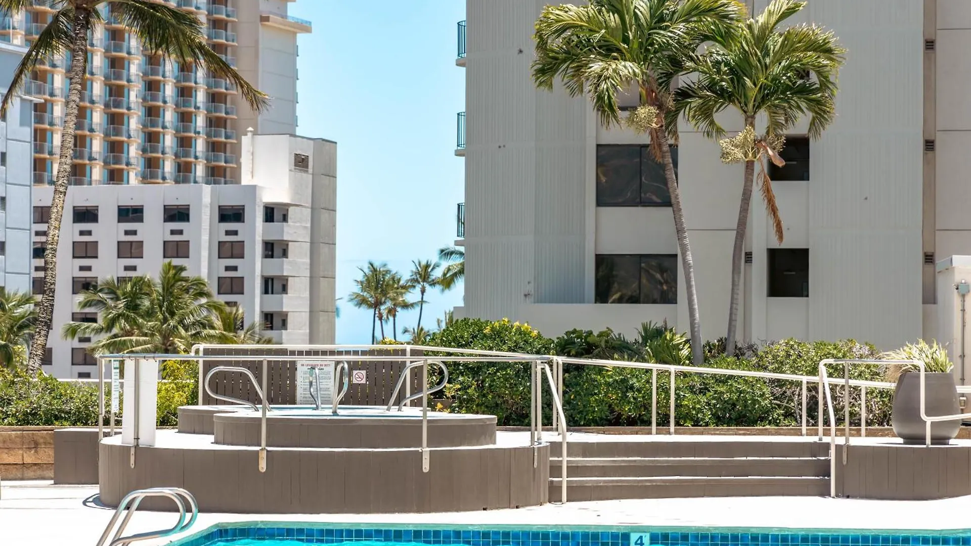 Daire City & Ocean Views 1Br, Steps From Waikiki Beach & Free Parking! Honolulu ABD