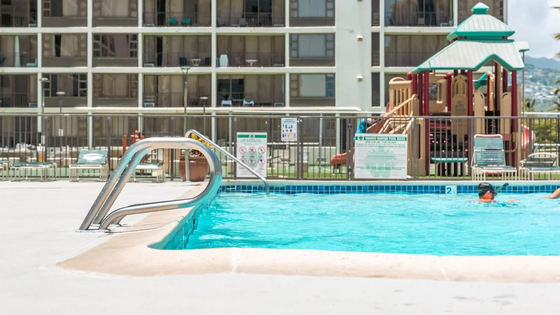City & Ocean Views 1Br, Steps From Waikiki Beach & Free Parking! Honolulu Daire