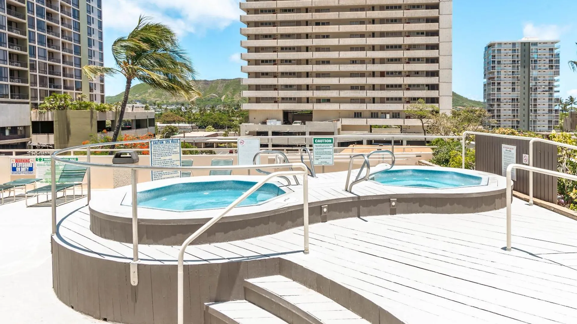City & Ocean Views 1Br, Steps From Waikiki Beach & Free Parking! Honolulu